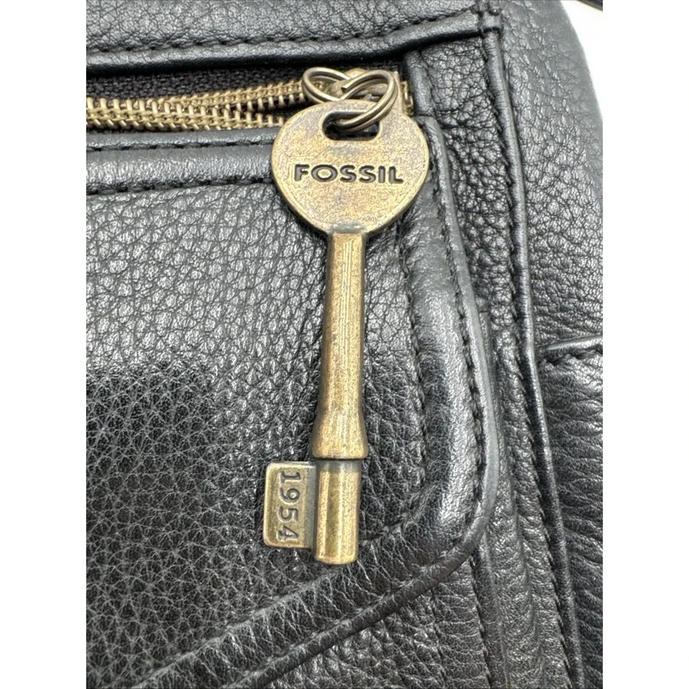Vintage Fossil Crossbody 75082 Black New American Classic collection Y2K Key Tag